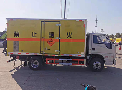 蒙自爆破器材运输车
