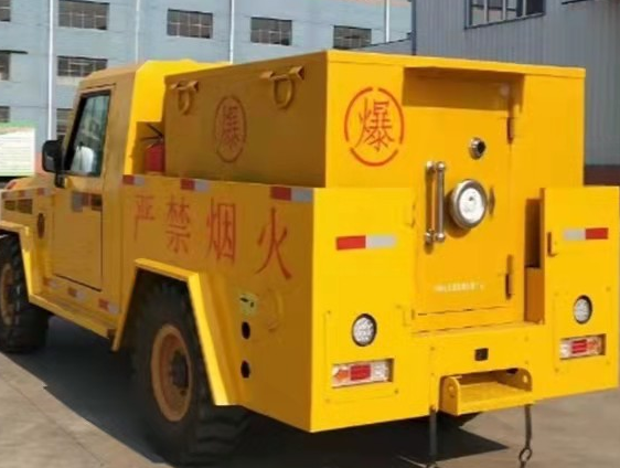 蒙自凯龙爆破器材运输车：保障爆破任务的安全运行