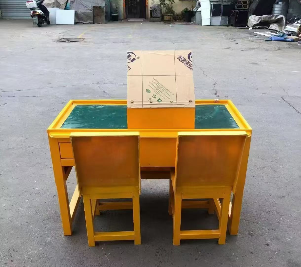 蒙自防静电导通桌井下煤矿火工品发放桌：危险品流转的安全守护者
